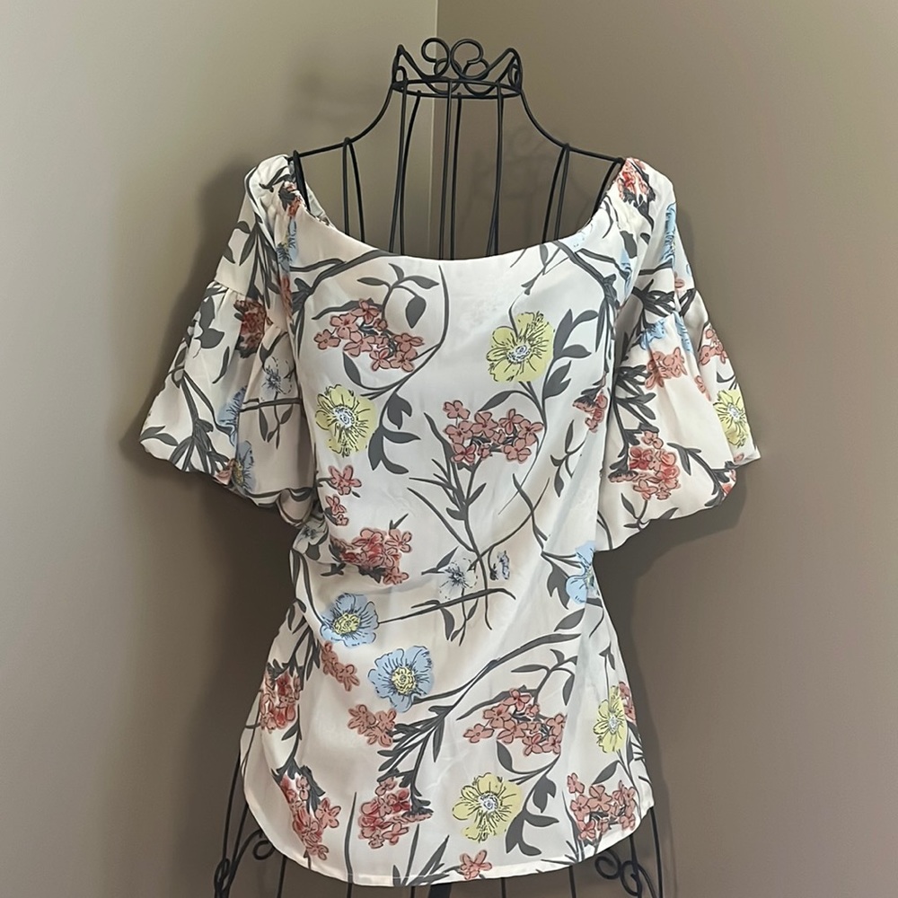 NWT- Entro Off Shoulder Top Size M